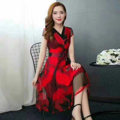 فستان كم قصير بطباعة الورد 